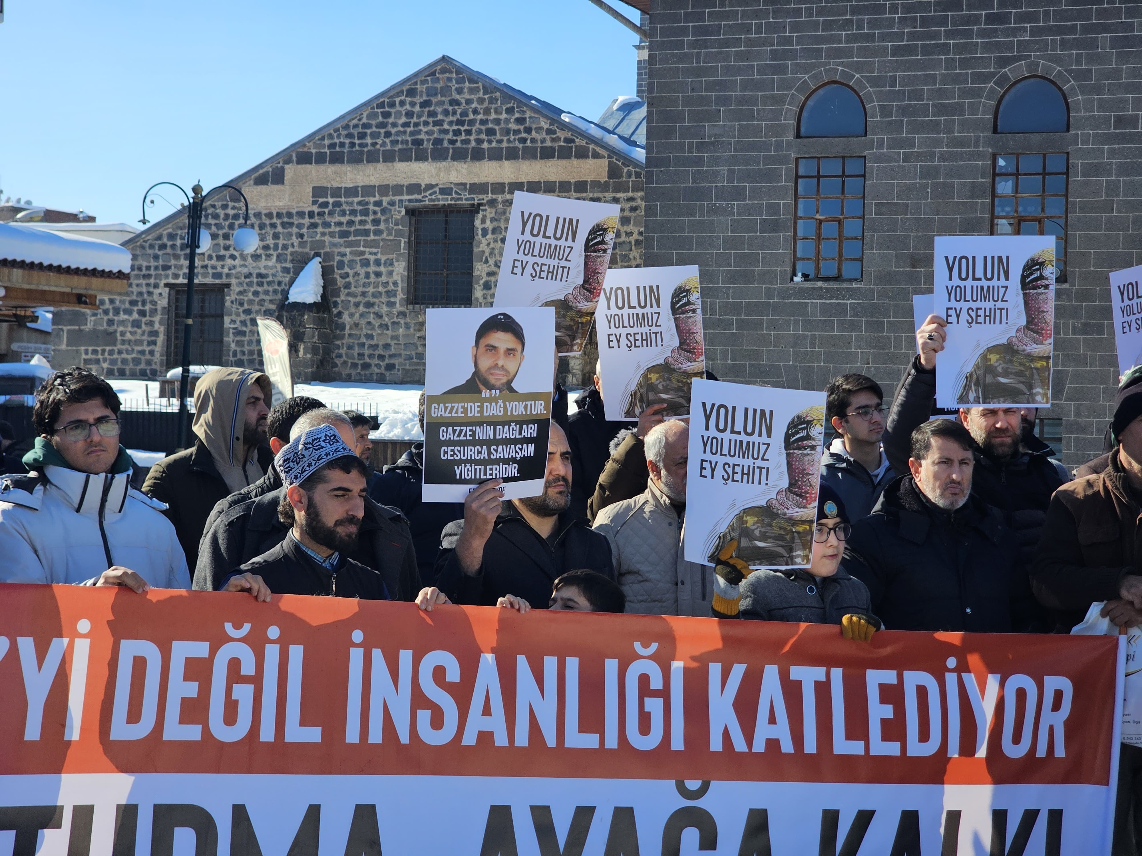 Diyarbakır'da Ebu Ubeyde için duygusal anma ve basın açıklaması - Görsel 11