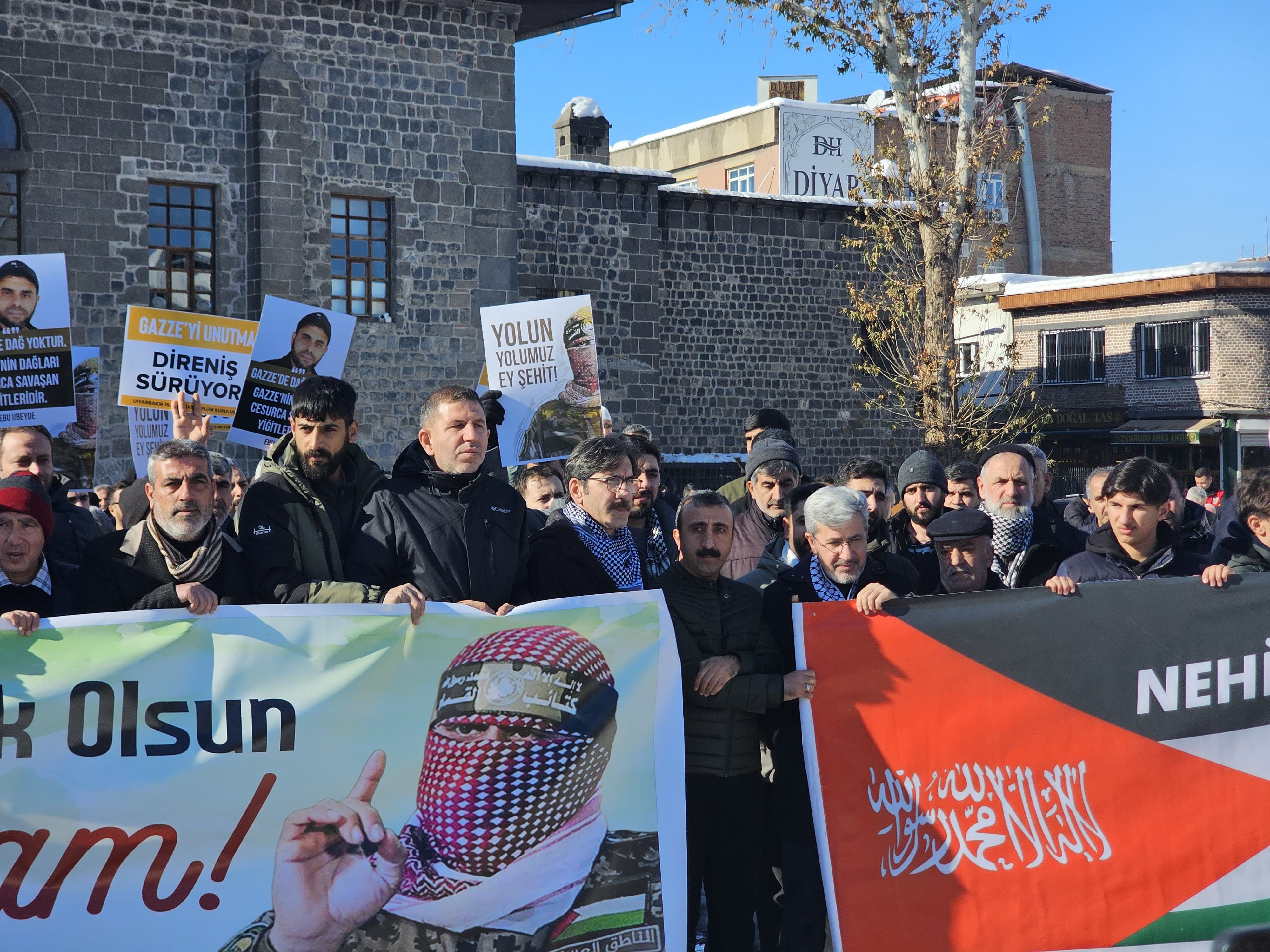 Diyarbakır'da Ebu Ubeyde için duygusal anma ve basın açıklaması - Görsel 12