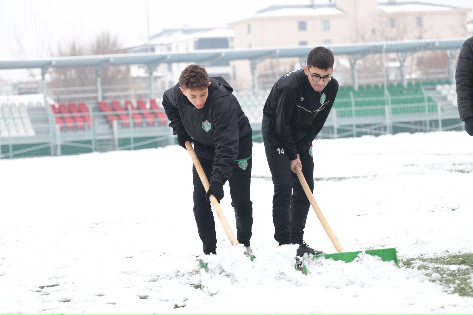 IĞDIRLI GENÇ FUTBOLCULARIN KARLA İMTİHANI  - Görsel 4
