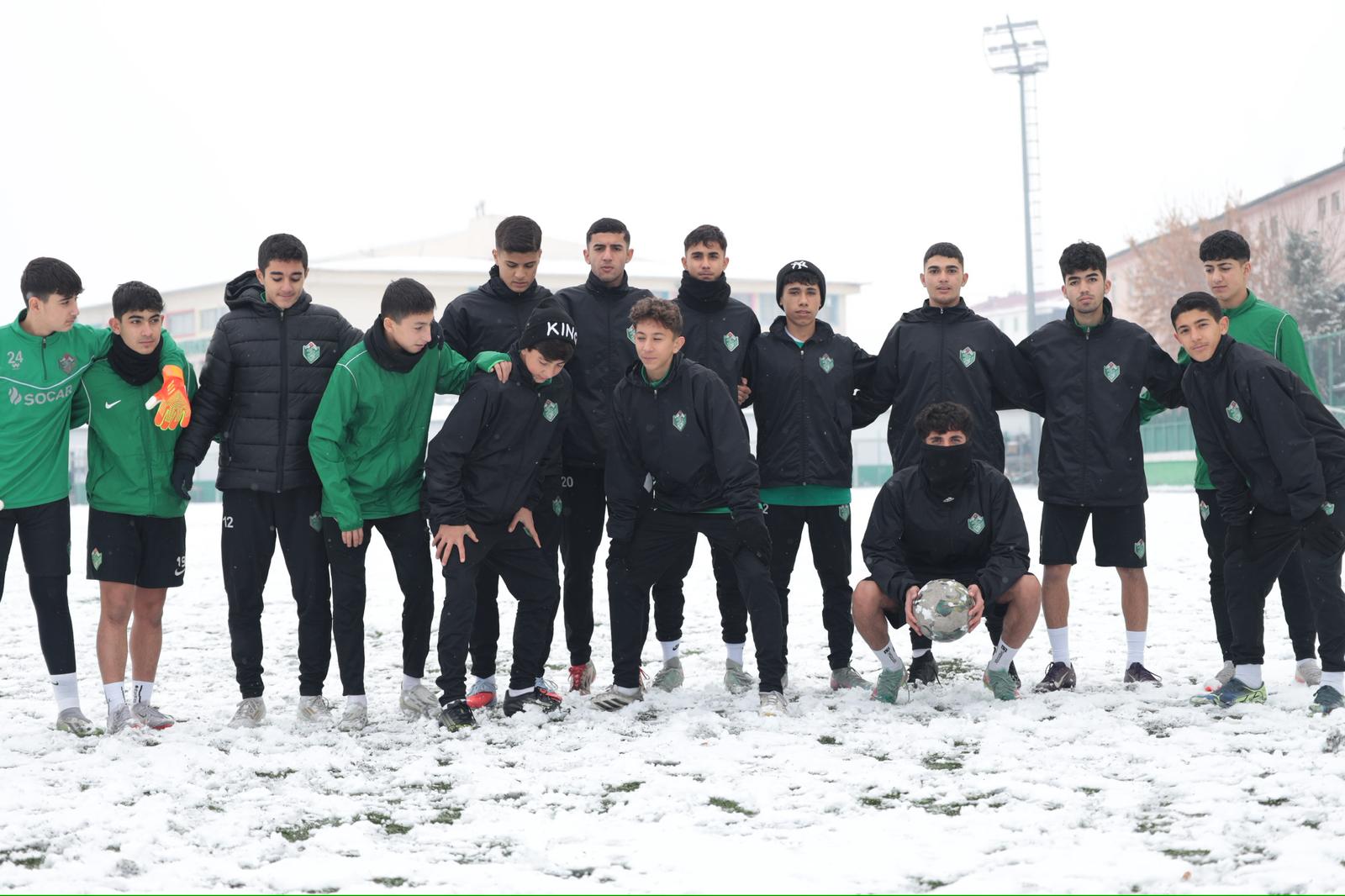 IĞDIRLI GENÇ FUTBOLCULARIN KARLA İMTİHANI  - Görsel 5