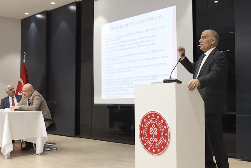 İdareci ve Bürokratlar Birliği Malatya İl Temsilciliğinden “Gelenekten Geleceğe; Aile ve Sivil Toplum” Konferansı - Görsel 4