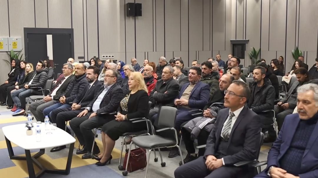 İdareci ve Bürokratlar Birliği Malatya İl Temsilciliğinden “Gelenekten Geleceğe; Aile ve Sivil Toplum” Konferansı - Görsel 7