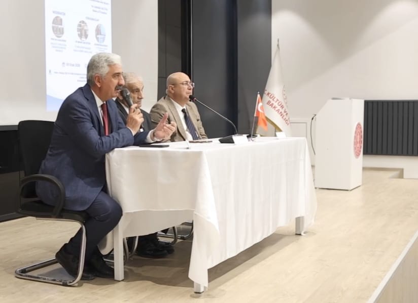 İdareci ve Bürokratlar Birliği Malatya İl Temsilciliğinden “Gelenekten Geleceğe; Aile ve Sivil Toplum” Konferansı - Görsel 8