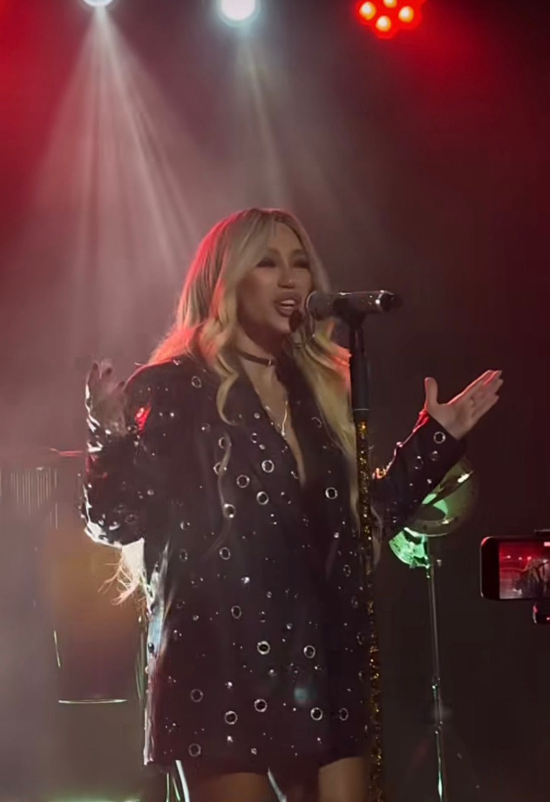 Halk Sanatçısı Röya Aykhan'ın Hayal Kahvesi'ndeki Konseri Büyük İlgi Uyandırdı - Görsel 2