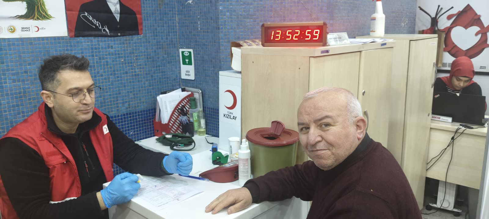 Anadolu Çınarları Partisi’nden Topluma Örnek Davranış: Kızılay’a Kan Bağışı - Görsel 2