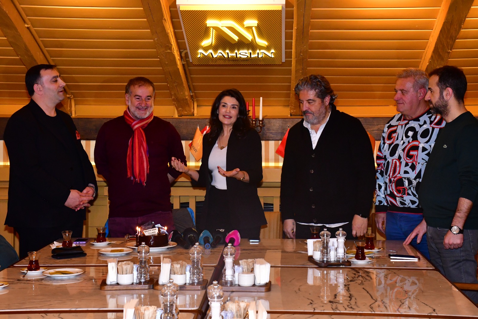 ESRA ÖZTÜRK'TEN SANAT VE DOSTLUKLA ÖRÜLÜ ÖZEL BULUŞMA - Görsel 2