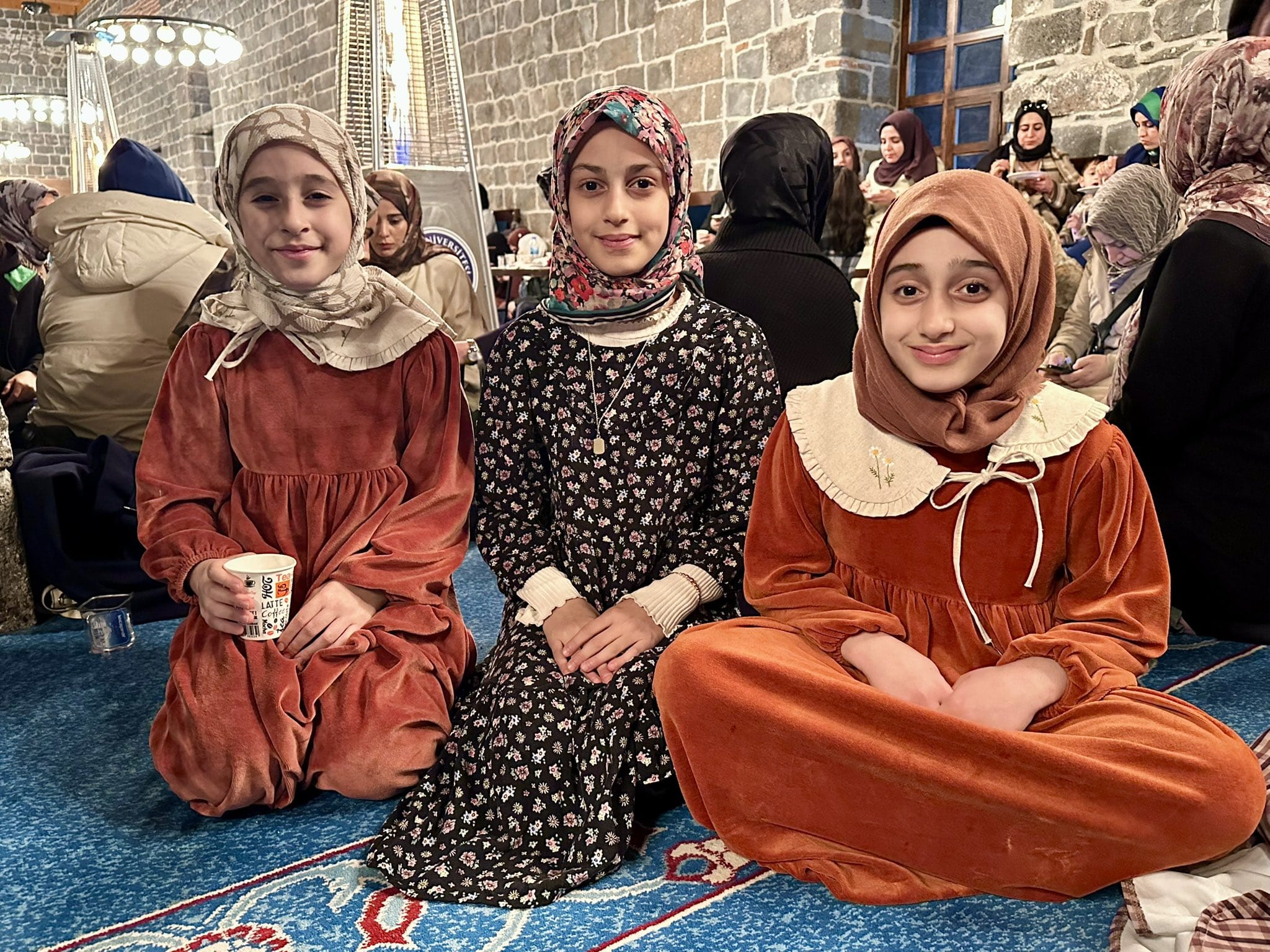 DİCLE ÜNİVERSİTESİ'NİN RAMAZAN HASBİHALLERİNE İLGİ PATLAMASI - Görsel 1