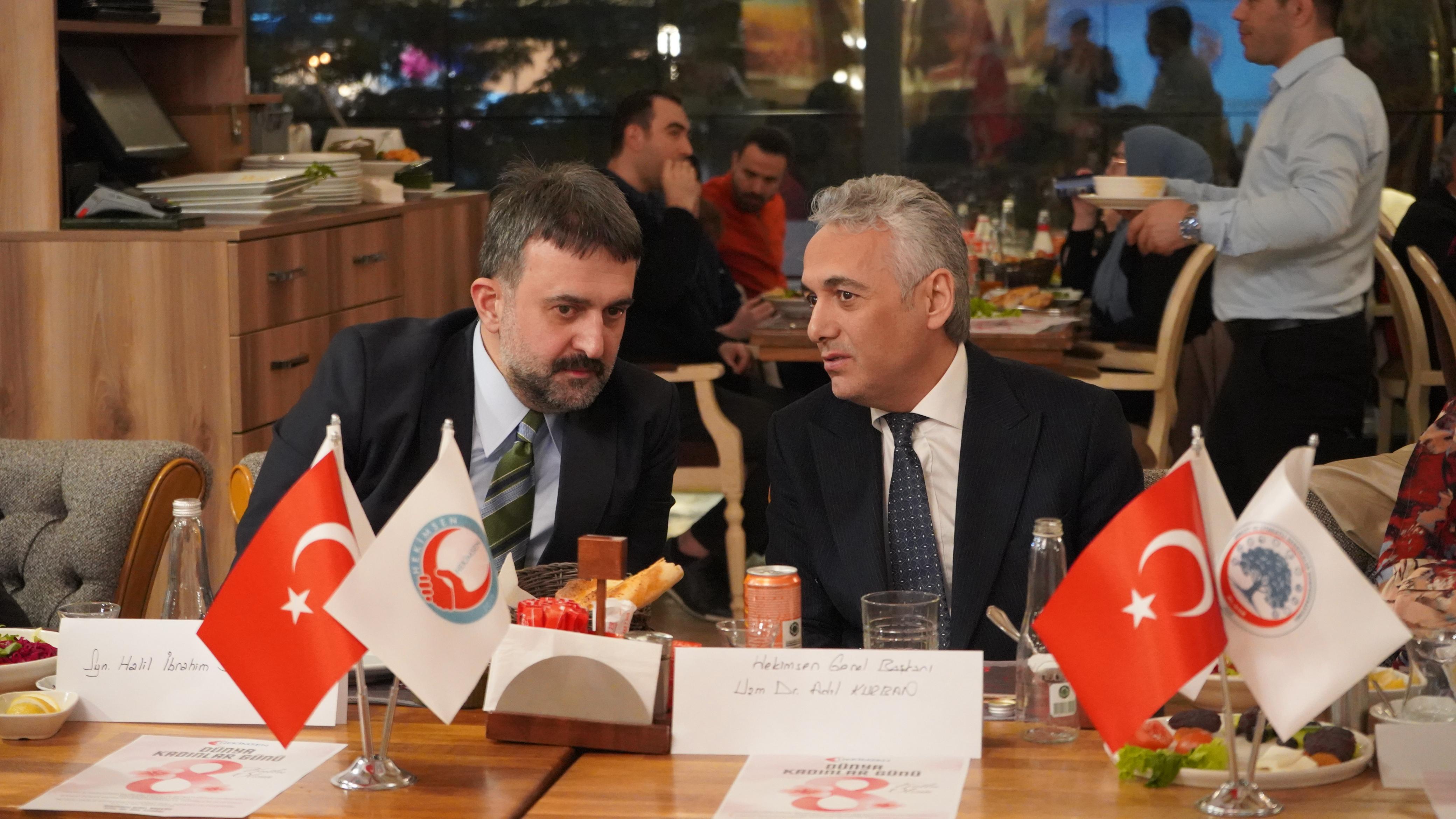 Adil Kurban: “Hekimler Bir Araya Gelirse Sadece Hakkını İster; Hekimlik Meslek Yasası da Bu Birliğin Eseridir” - Görsel 1