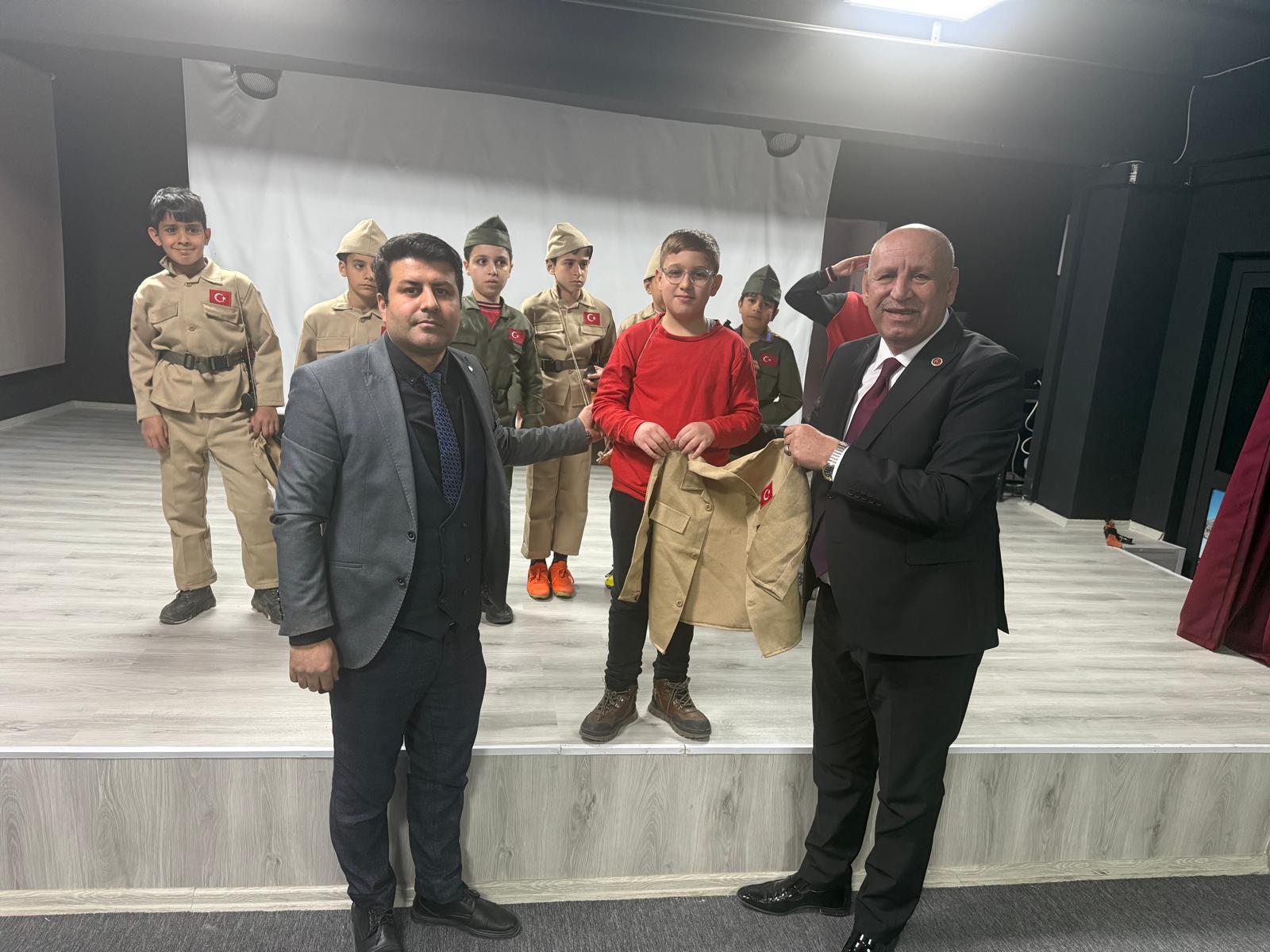 İlkokul Öğrencilerinin Asker Elbisesi İsteğini MHP'li Başkan Arslan Karşıladı  - Görsel 7