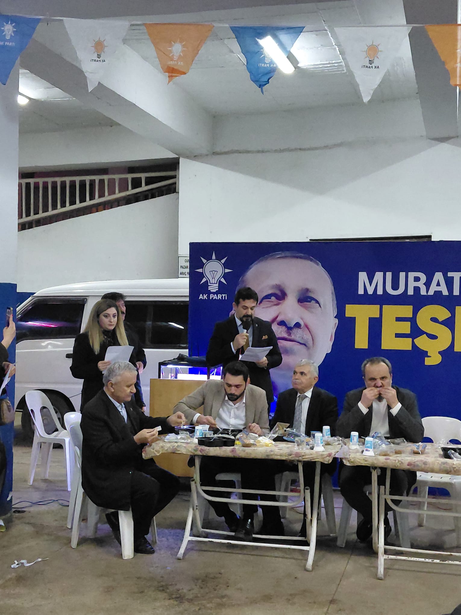 MURATPAŞA’DA İFTAR COŞKUSU: 2 BİN KİŞİ AYNI SOFRADA BULUŞTU - Görsel 2