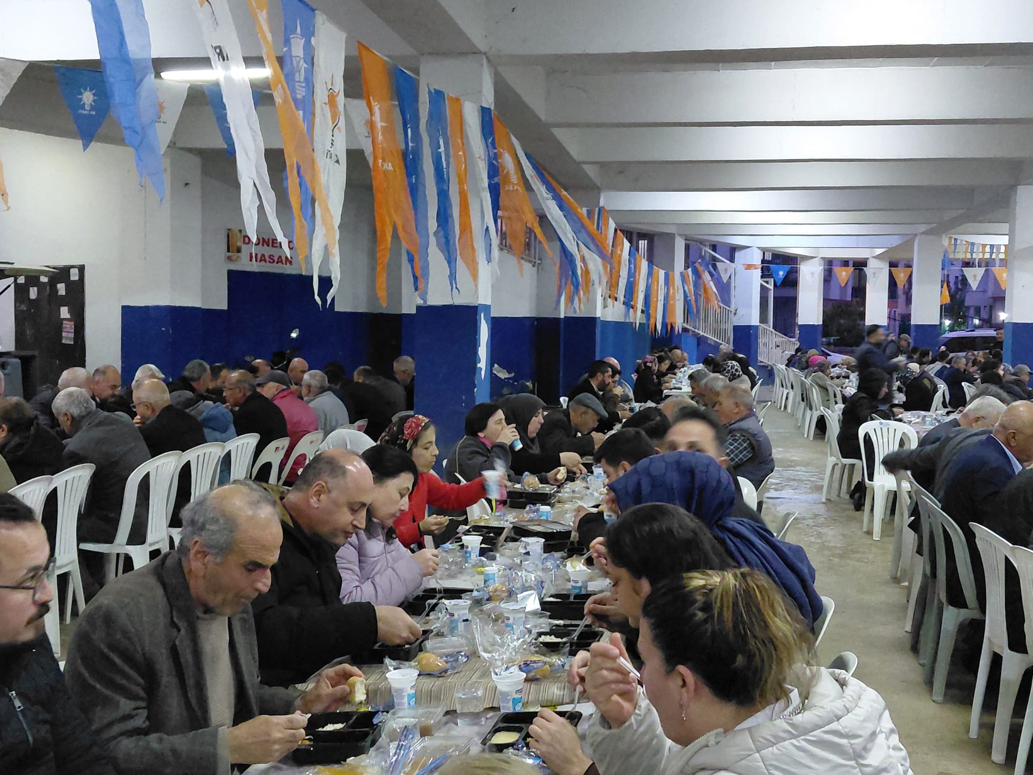 MURATPAŞA’DA İFTAR COŞKUSU: 2 BİN KİŞİ AYNI SOFRADA BULUŞTU - Görsel 6