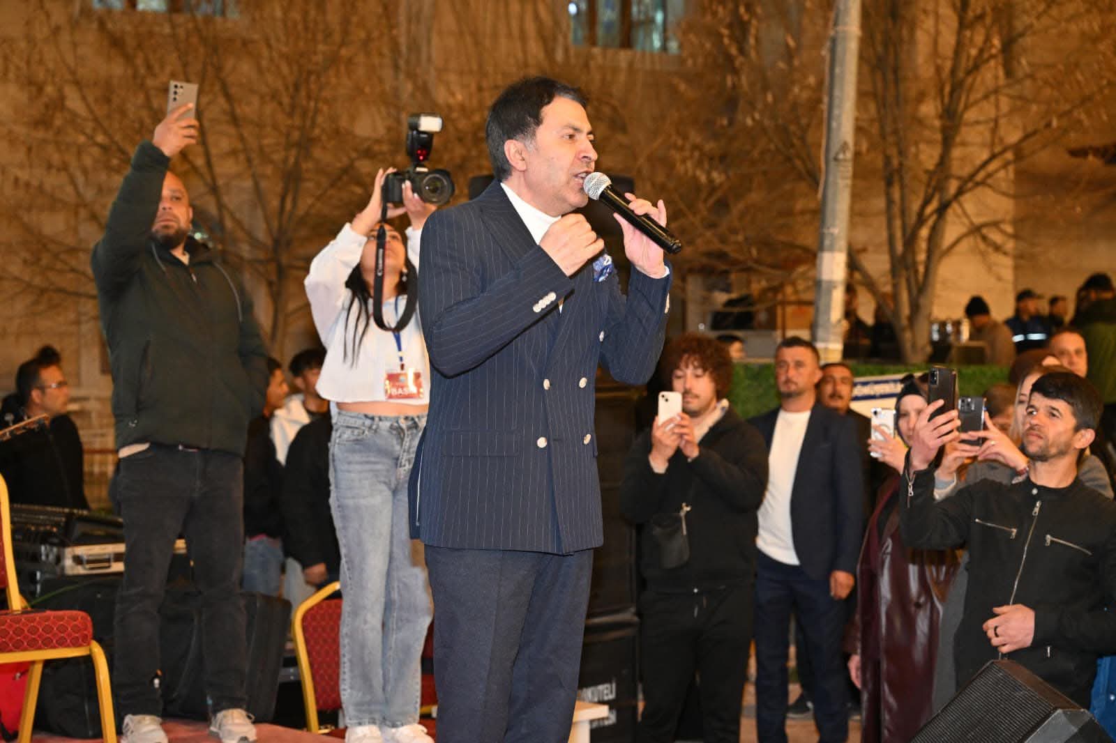 KORKUTELİ’NDE KADİR GECESİ VE 6 BİN KİŞİLİK DEV İFTAR: BİRLİK VE BERABERLİĞİN EN GÜZEL TABLOSU - Görsel 2