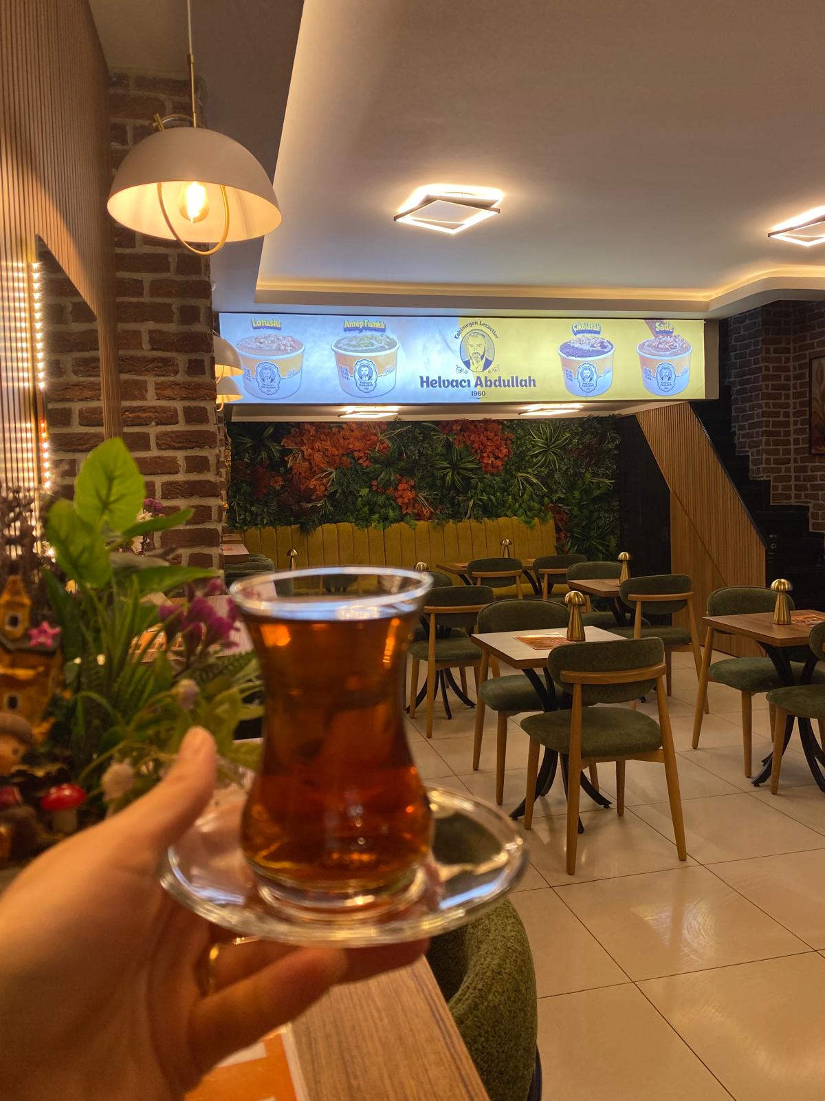 Samsun Terme’de helva nerede yenir sorusuna Helvacı Abdullah 1960 dondurmalı irmik helvasıyla yanıt veriyor - Görsel 3