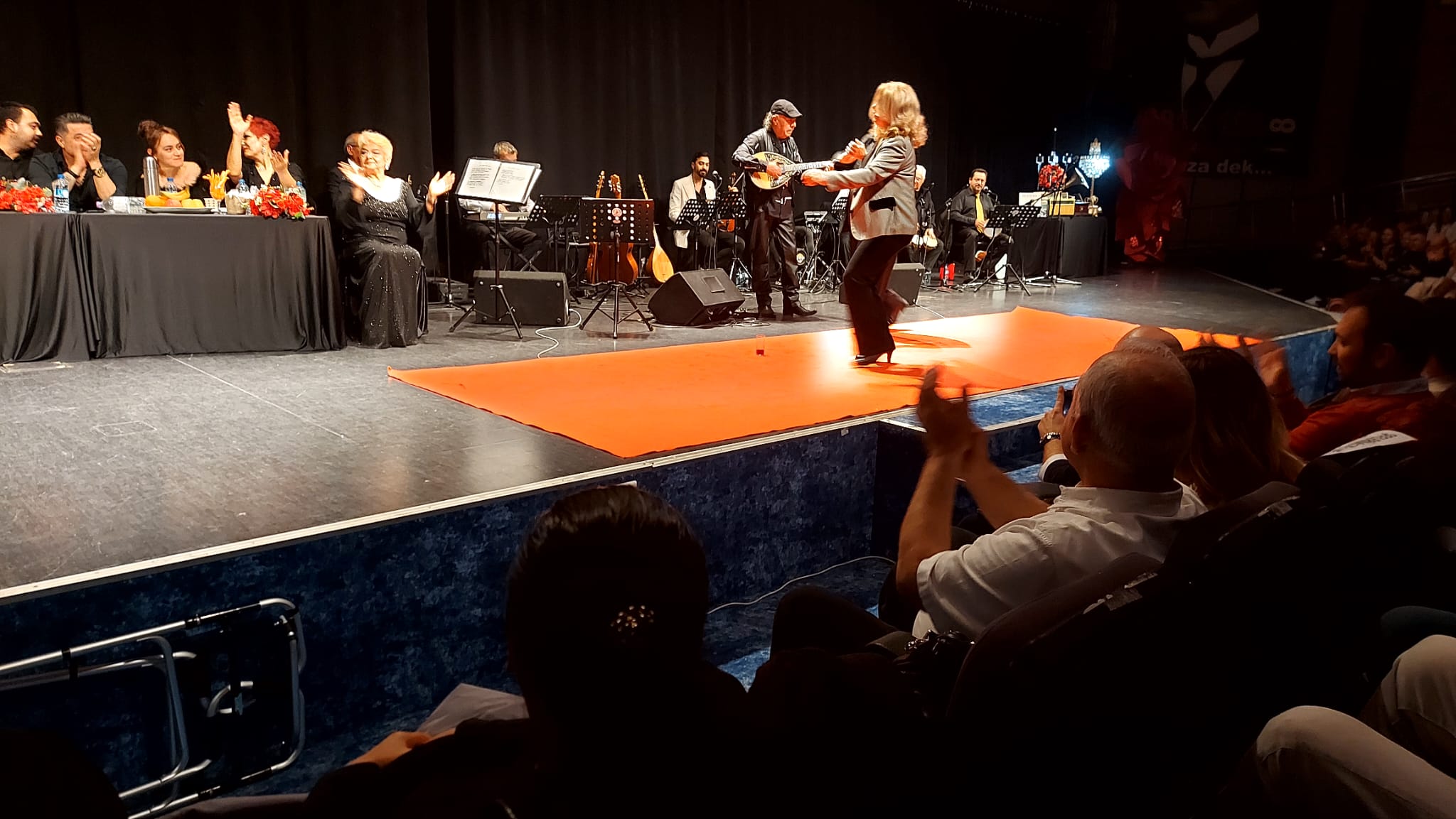 Antalya’da Nostalji Rüzgarı: “Nurdan Ayhan Gazinosu” Büyük İlgi Gördü - Görsel 3