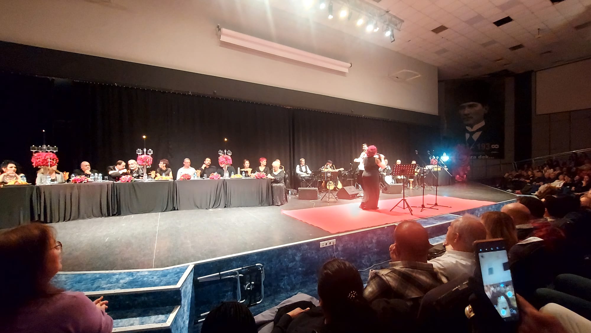 Antalya’da Nostalji Rüzgarı: “Nurdan Ayhan Gazinosu” Büyük İlgi Gördü - Görsel 10