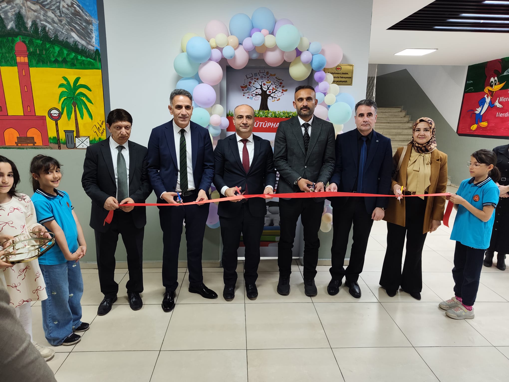 Şair ve Yazar Devran Sinanoğlu Diyarbakır’da 108 Köy Okuluna Kütüphane Kazandırdı - Görsel 2