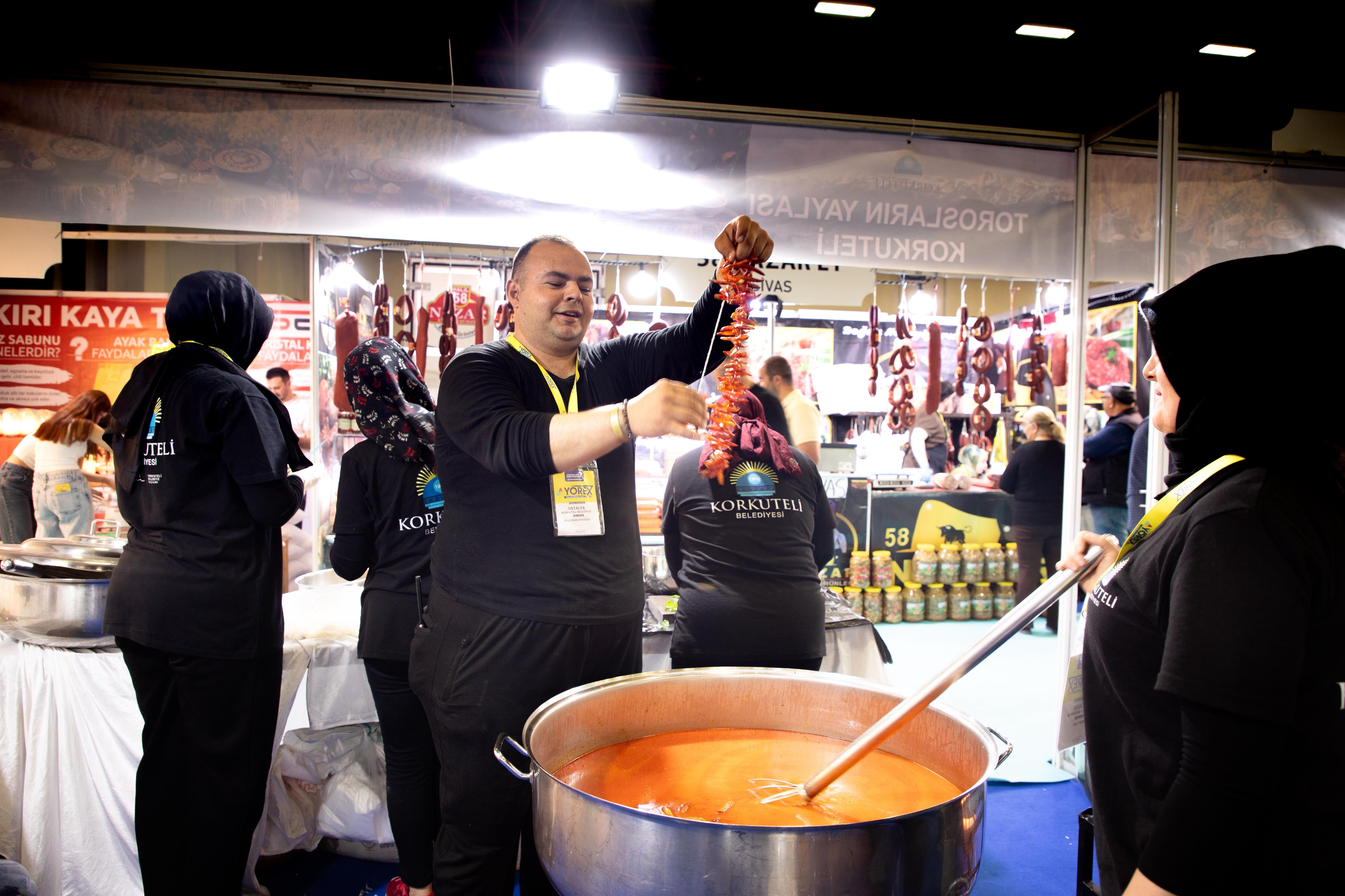 FUARIN KALBİ BU STANDDA ATIYOR: KORKUTELİ LEZZETLERİ YÖREX’E DAMGASINI VURDU! - Görsel 12