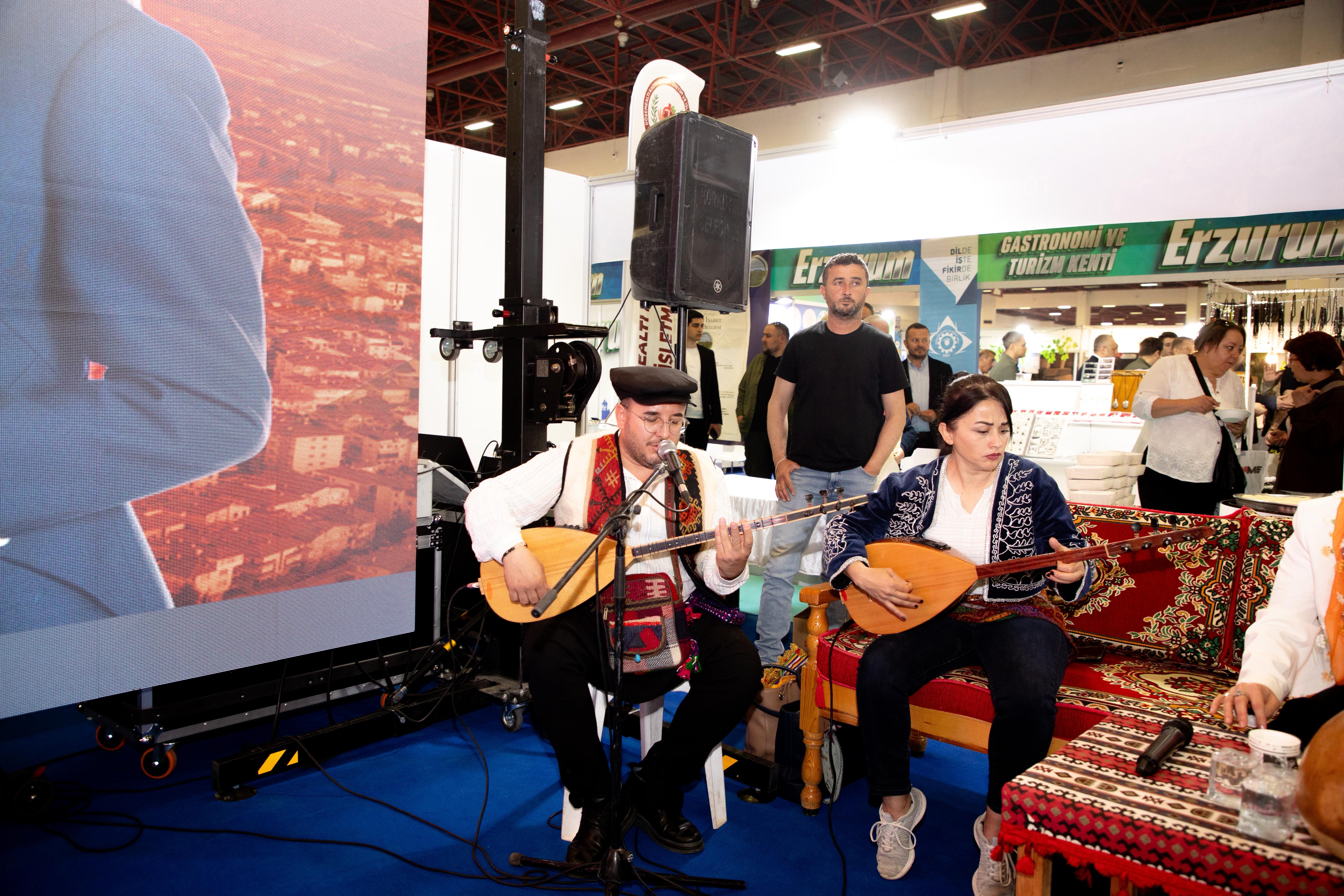 FUARIN KALBİ BU STANDDA ATIYOR: KORKUTELİ LEZZETLERİ YÖREX’E DAMGASINI VURDU! - Görsel 17