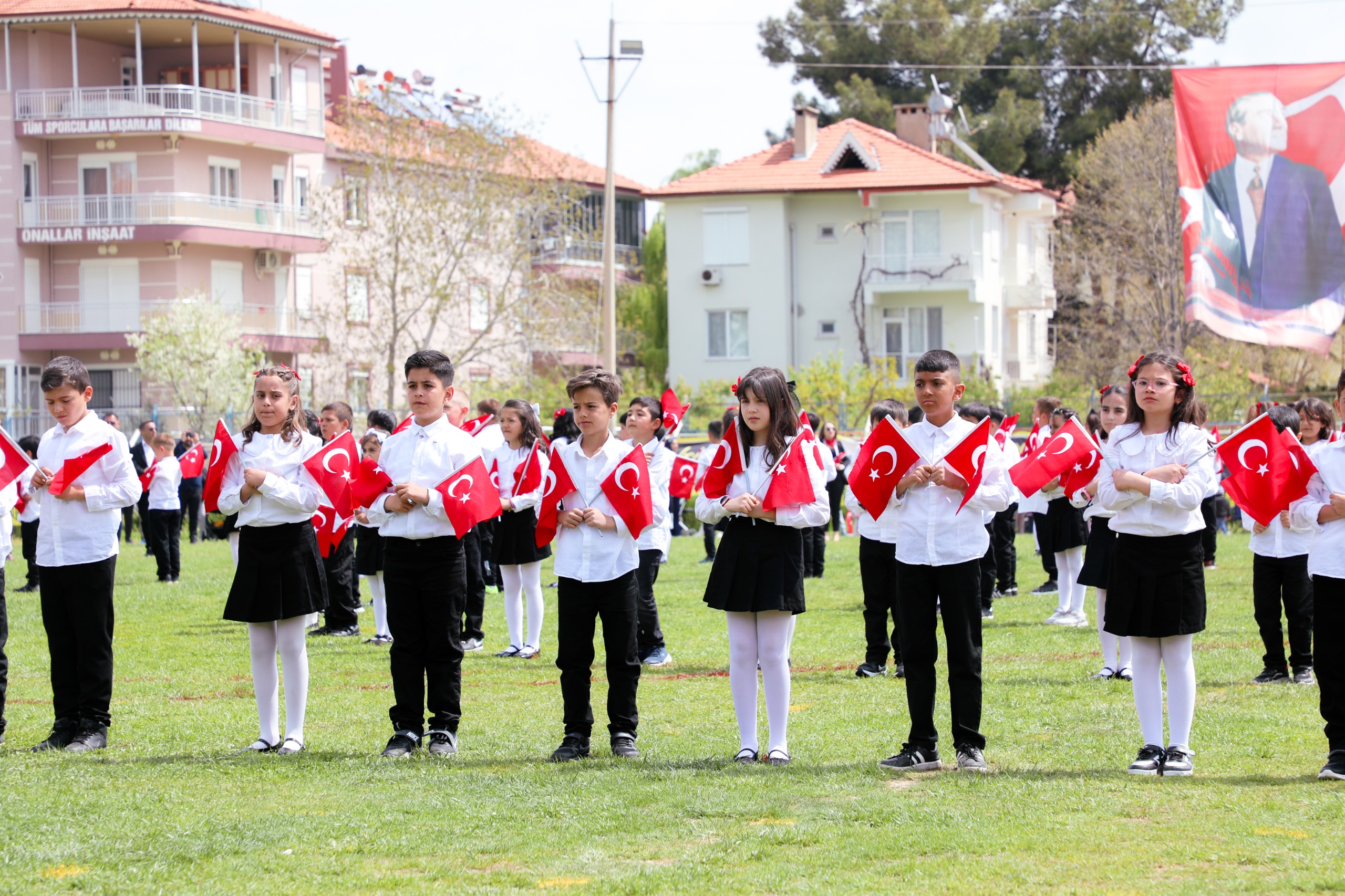 Korkuteli’de 23 Nisan Coşkusu: Çocuklar Bayramın Tadını Doyasıya Çıkardı! - Görsel 11