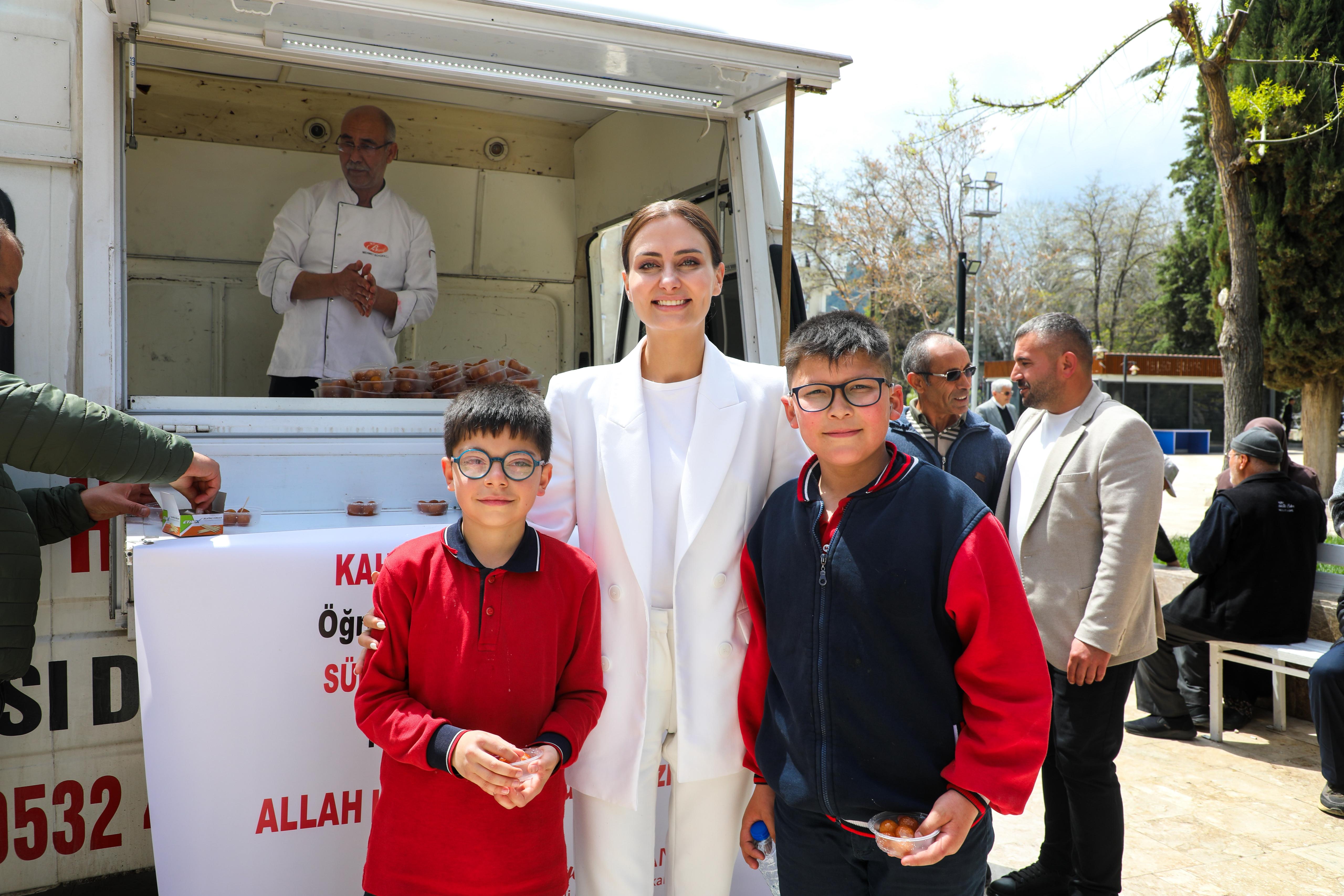 KORKUTELİ’DE KAYBEDİLEN CANLARIMIZ İÇİN DUALAR EDİLDİ: ÇAYIRLI CAMİİ’NDE ANLAMLI PROGRAM - Görsel 5