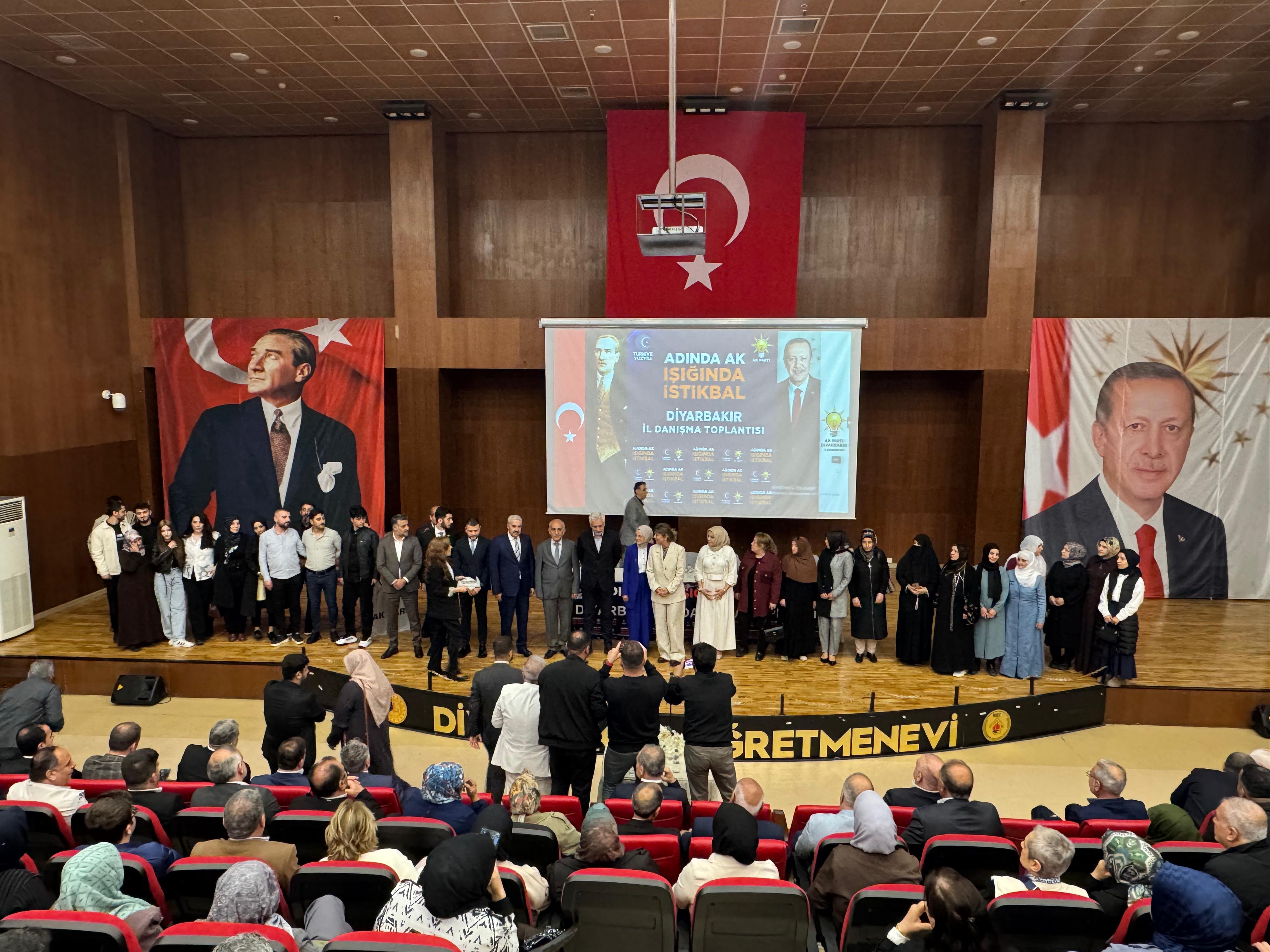 DİYARBAKIR’DA AK PARTİ AİLESİ BÜYÜYEREK GÜÇLENİYOR - Görsel 1