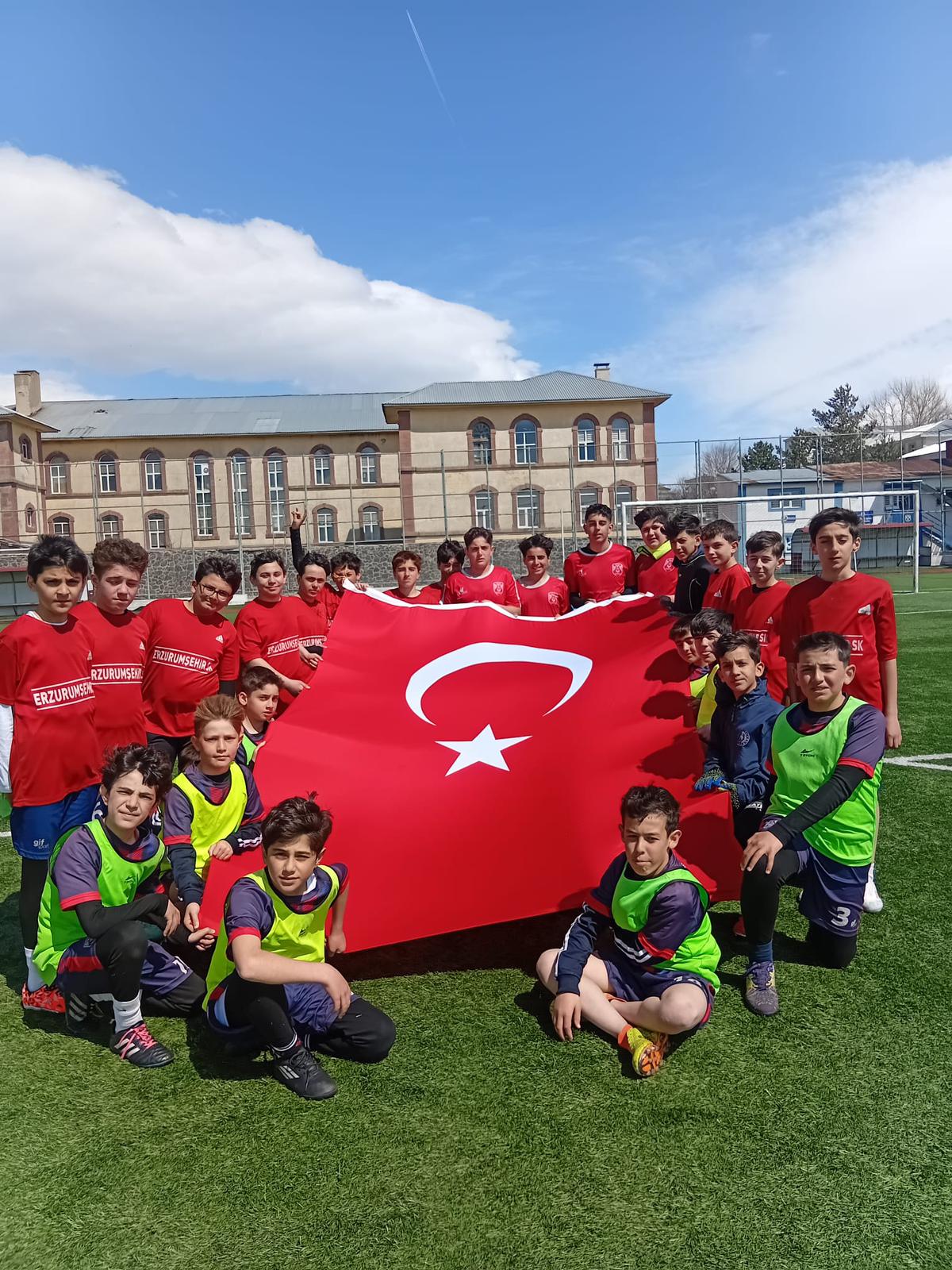 ERZURUM’UN FUTBOL FABRİKASI: ERZURUMŞEHİR SK GELECEĞE DEMİR ATTI! - Görsel 3