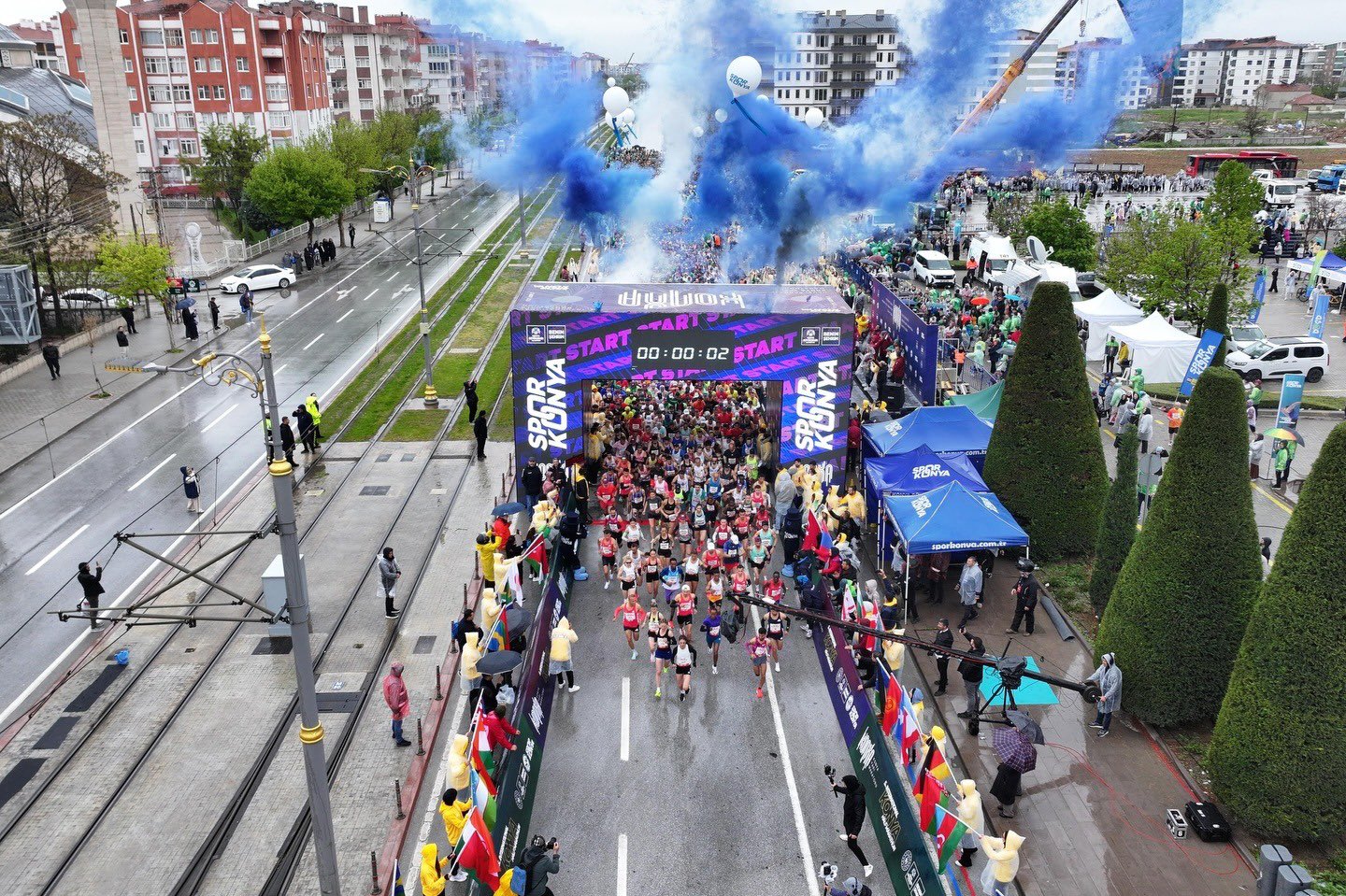 DİCLE ÜNİVERSİTESİ ÖĞRENCİLERİ MARATONDA TARİH YAZDI  - Görsel 1