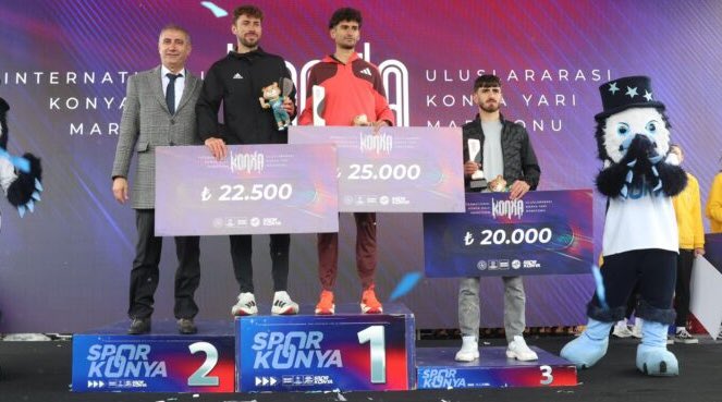 DİCLE ÜNİVERSİTESİ ÖĞRENCİLERİ MARATONDA TARİH YAZDI  - Görsel 4