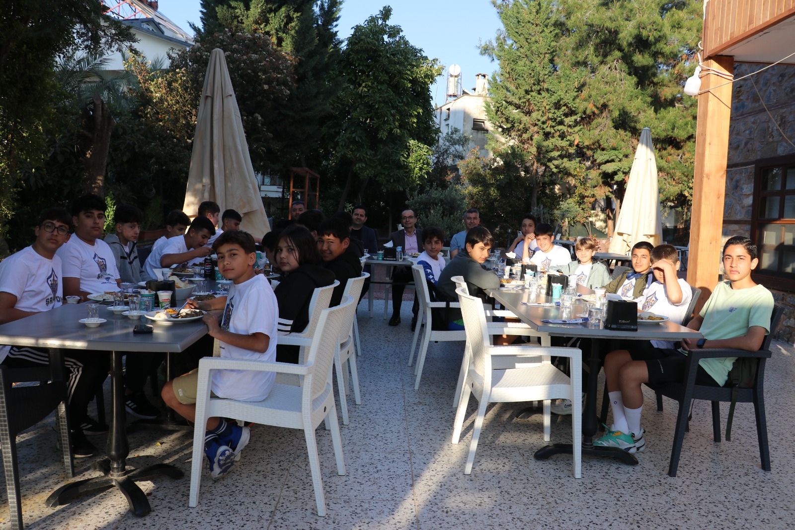 GAZİPAŞA BELEDİYE BAŞKANI YILMAZ, ŞAMPİYON ÖĞRENCİLERLE KUTLAMA YEMEĞİNDE BİR ARAYA GELDİ - Görsel 3