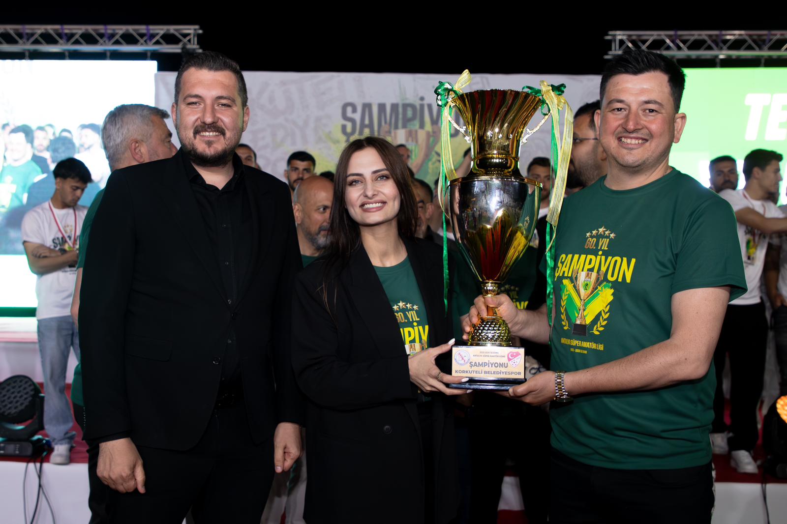 KORKUTELİ’DE ŞAMPİYONLUK COŞKUSU: İLÇE YEŞİL-SARI BAYRAKLARLA TEK YÜREK OLDU - Görsel 7