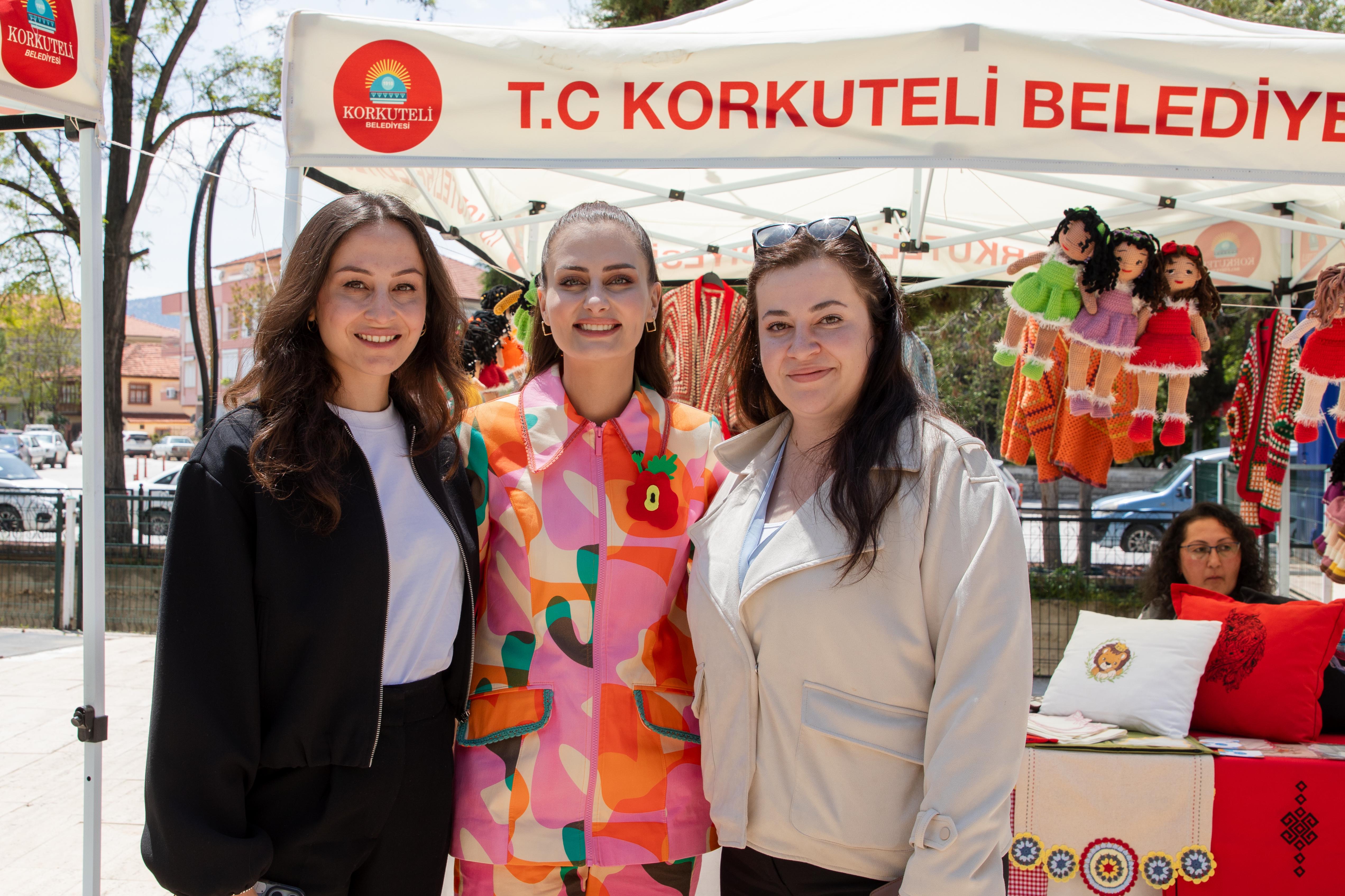 KORKUTELİ’NDE KADIN EMEĞİ YAZ BOYU HAYAT BULACAK: ÜRETEN KADINLAR İÇİN GÜÇLÜ ADIM - Görsel 17