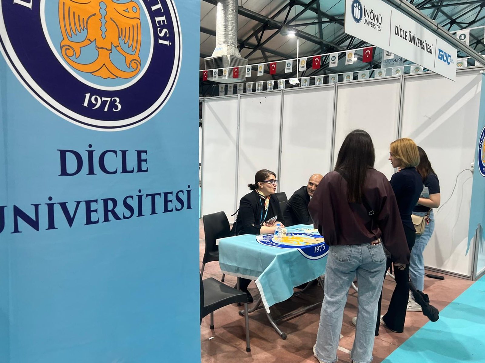 KARİYER FUARINDA DİCLE ÜNİVERSİTESİ RÜZGARI  - Görsel 2