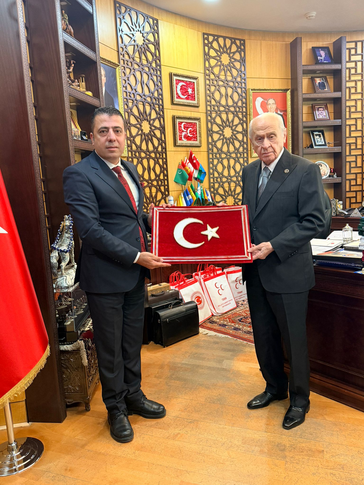 MHP Genel Merkezi’nde Önemli Ziyaret: Esat Ekremoğlu Devlet Bahçeli’nin Konuğu Oldu - Görsel 1