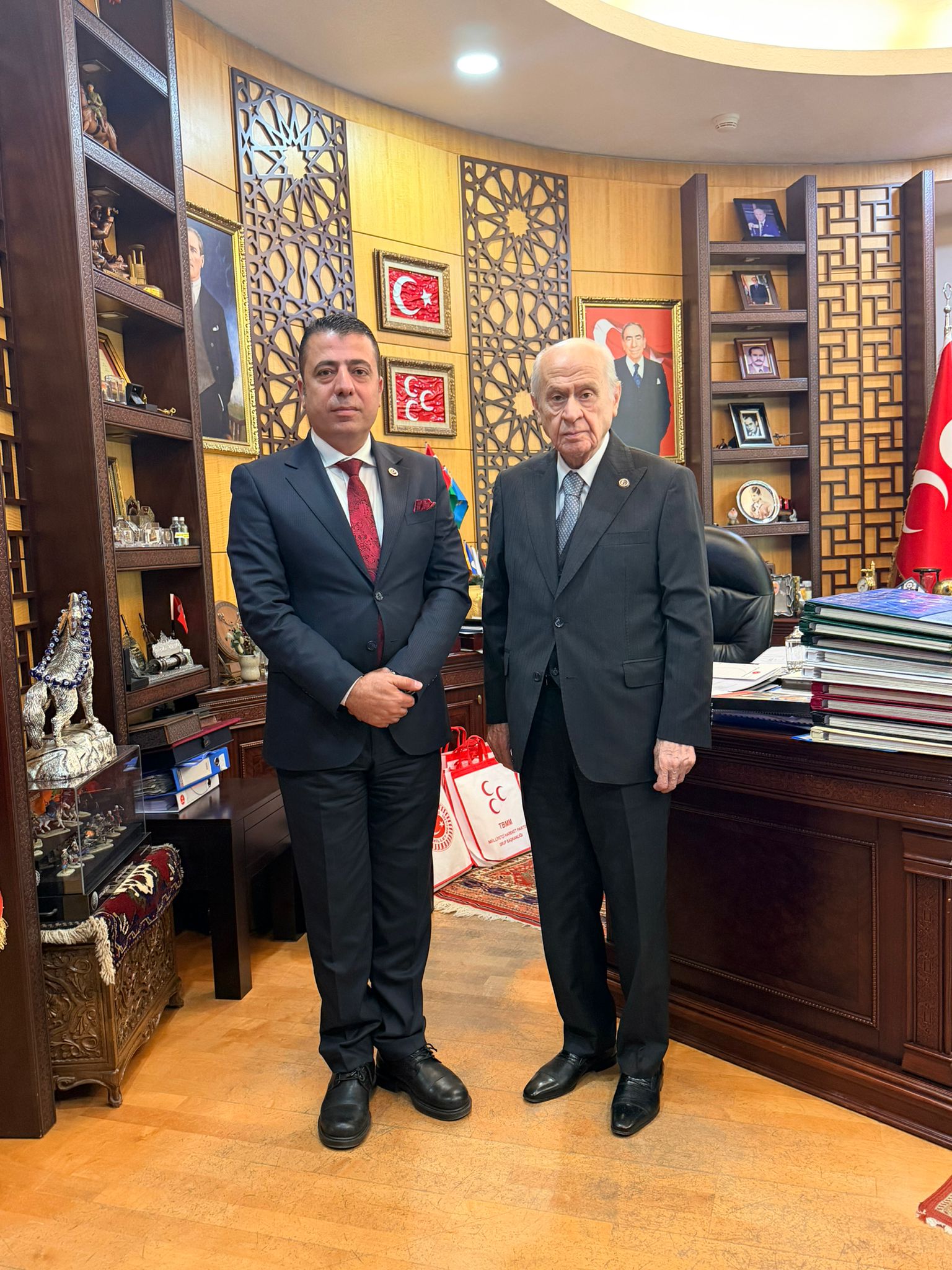 MHP Genel Merkezi’nde Önemli Ziyaret: Esat Ekremoğlu Devlet Bahçeli’nin Konuğu Oldu - Görsel 2