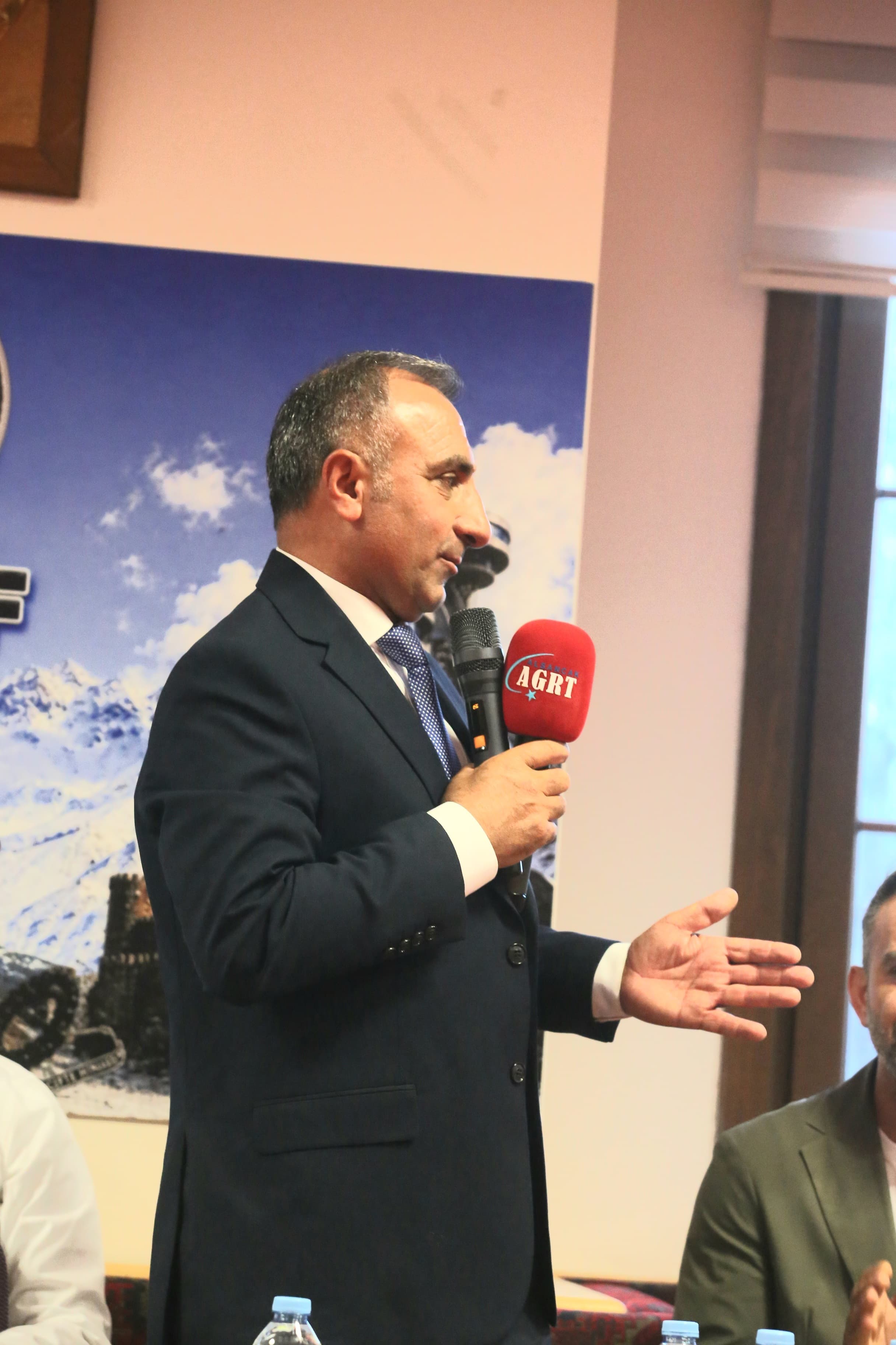 ERZURUMLU SİYASETÇİ,  BÜROKRAT VE İŞ İNSANLARI ERZURUM EVİ'NDE BULUŞTU. BİRLİK VE BERABERLİK MESAJI VERİLDİ - Görsel 6