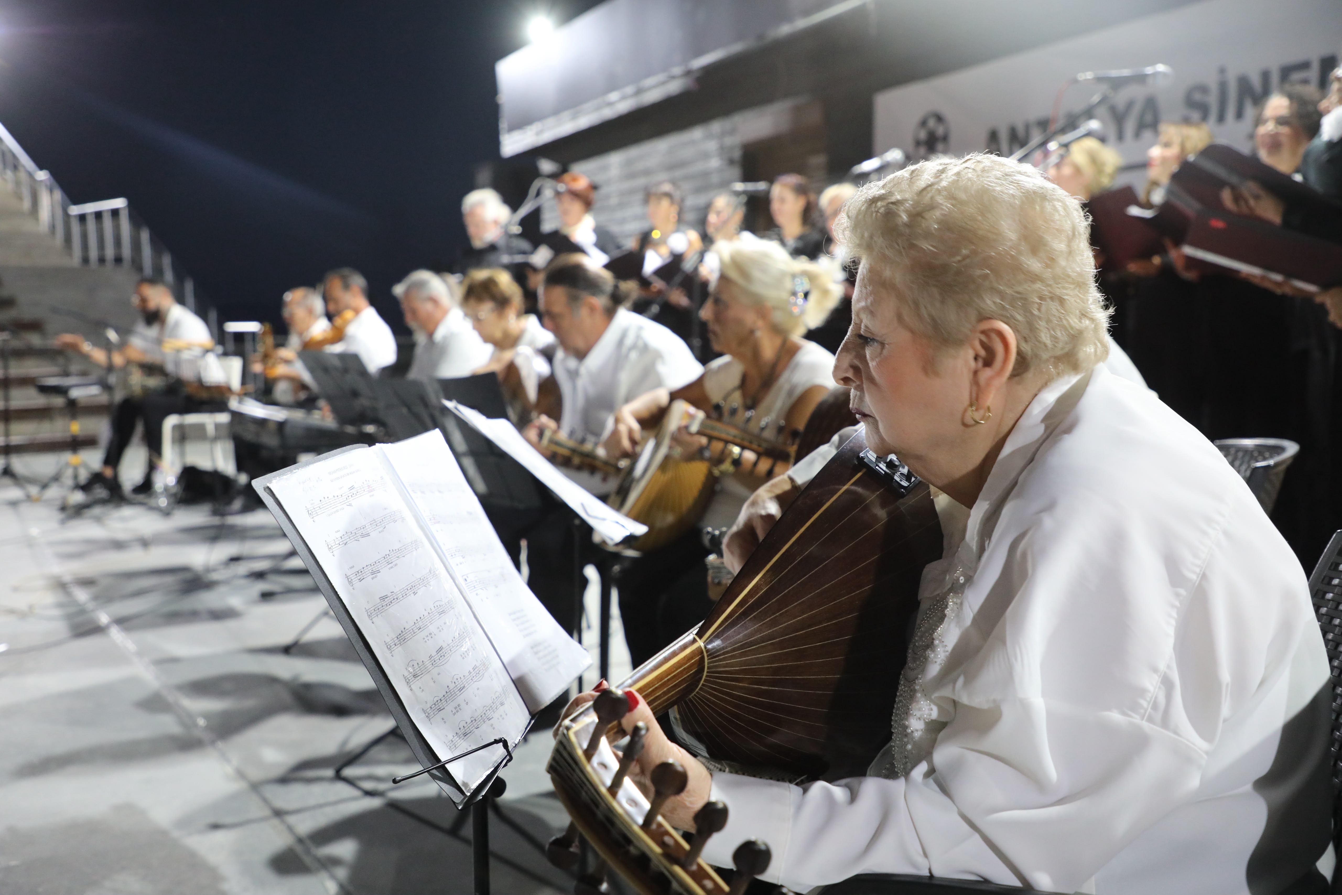 KORKUTELİ’NDE YEŞİLÇAM ŞARKILARIYLA NOSTALJİ DOLU GECE - Görsel 11
