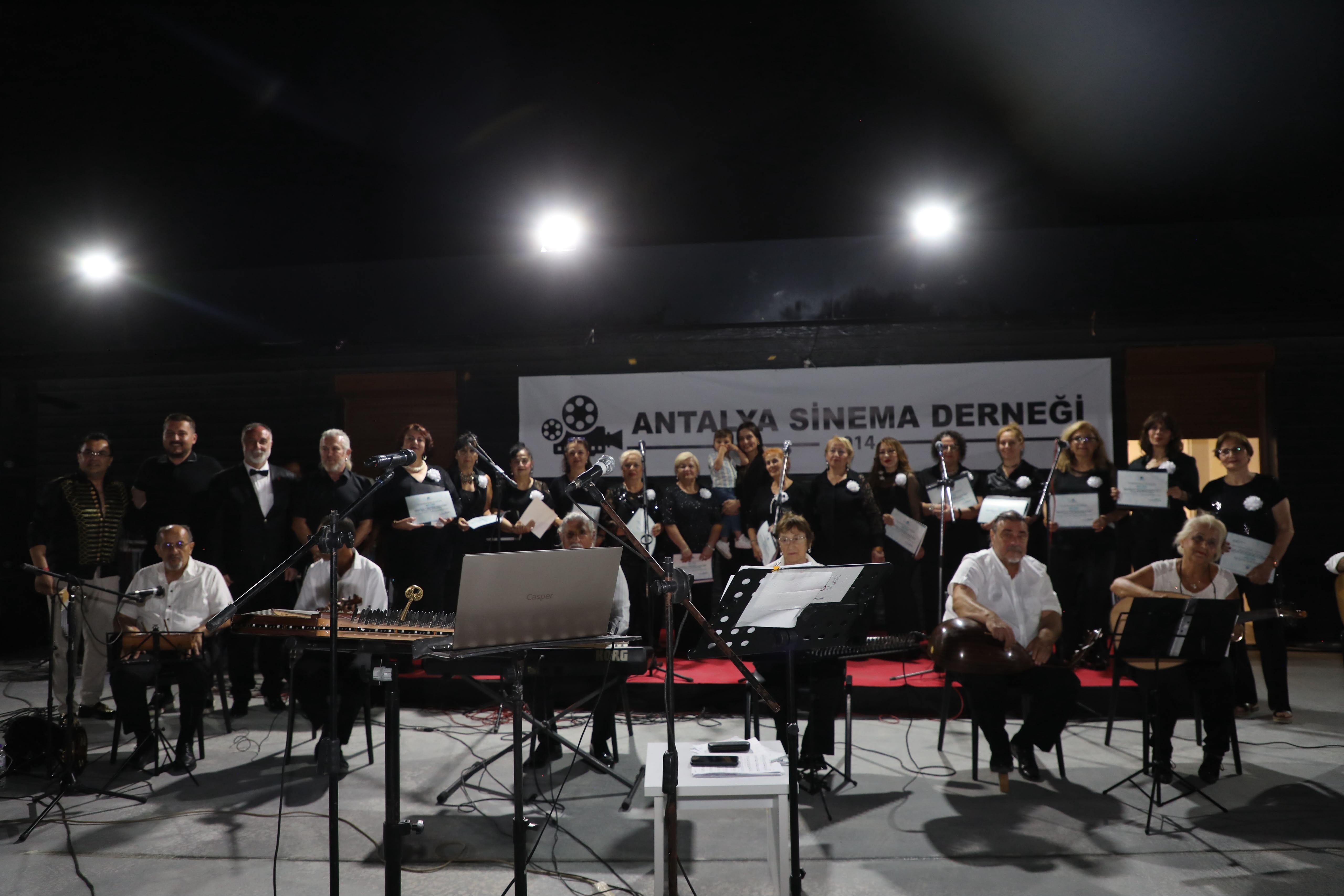 KORKUTELİ’NDE YEŞİLÇAM ŞARKILARIYLA NOSTALJİ DOLU GECE - Görsel 12