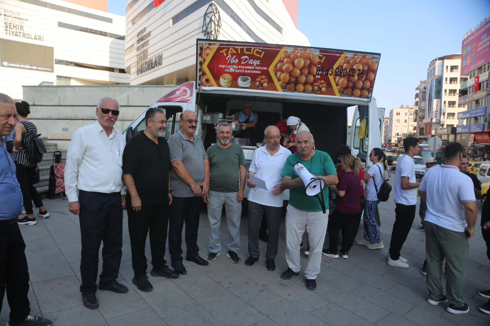 ANTALYA'DA ATSB'DEN ÇİFTE GÜNDEM: İŞ DÜNYASINA GÜÇLÜ BİRLİK ÇAĞRISI, EMLAK SEKTÖRÜNE DESTEK - Görsel 9
