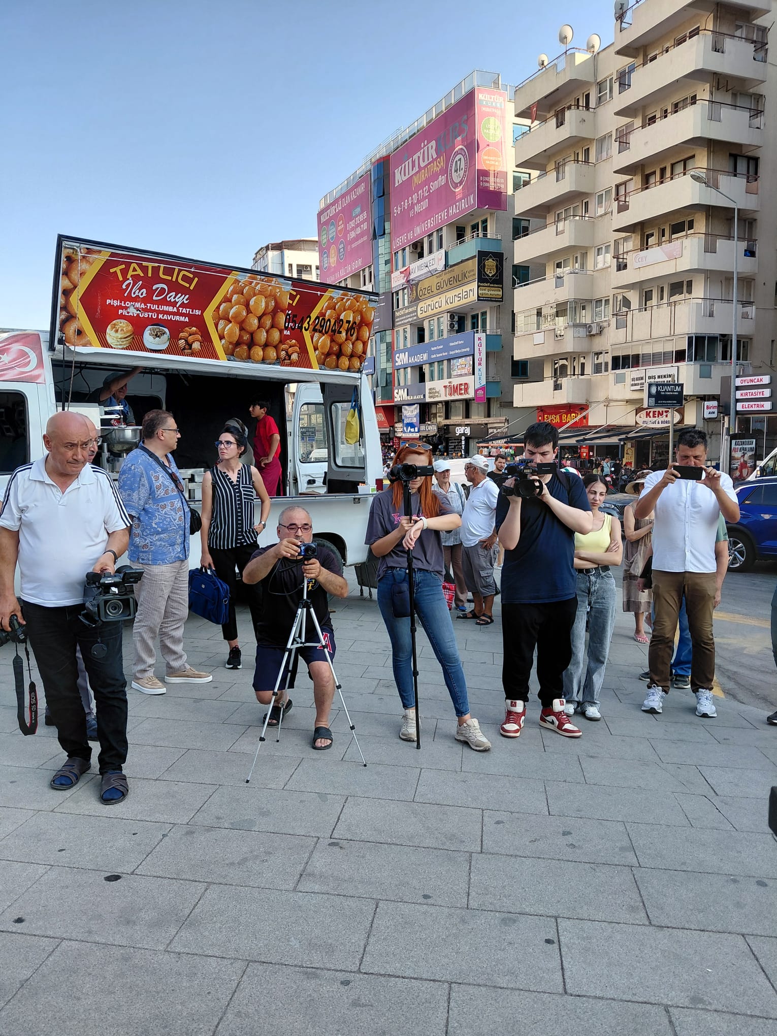 "EMLAK PİYASASINA GEÇMİŞ OLSUN!" ATSB'DEN LOKMALI TEPKİ: TATLI İKRAM, SERT MESAJ! - Görsel 2