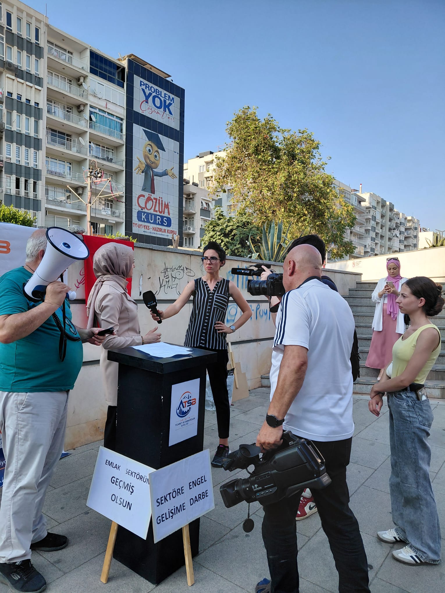 "EMLAK PİYASASINA GEÇMİŞ OLSUN!" ATSB'DEN LOKMALI TEPKİ: TATLI İKRAM, SERT MESAJ! - Görsel 7