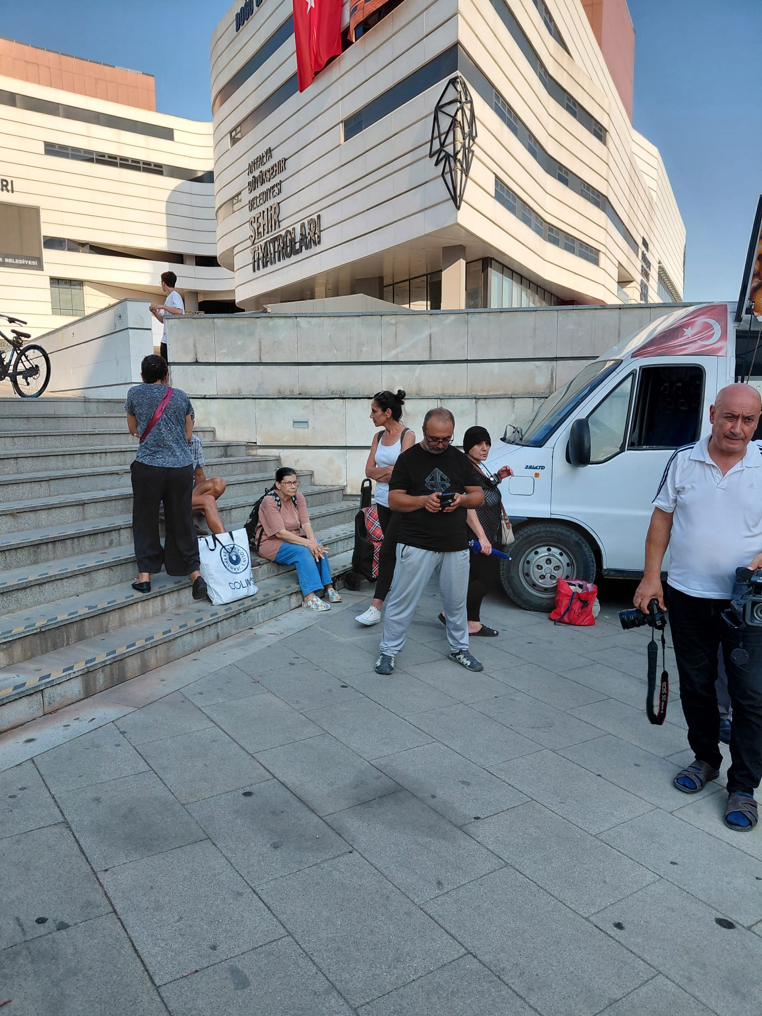 "EMLAK PİYASASINA GEÇMİŞ OLSUN!" ATSB'DEN LOKMALI TEPKİ: TATLI İKRAM, SERT MESAJ! - Görsel 8