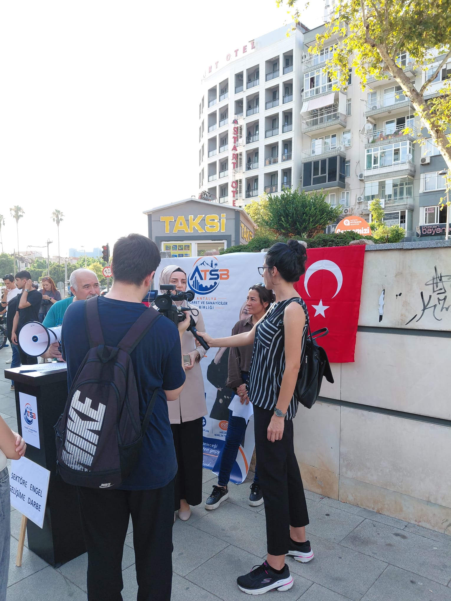 "EMLAK PİYASASINA GEÇMİŞ OLSUN!" ATSB'DEN LOKMALI TEPKİ: TATLI İKRAM, SERT MESAJ! - Görsel 12