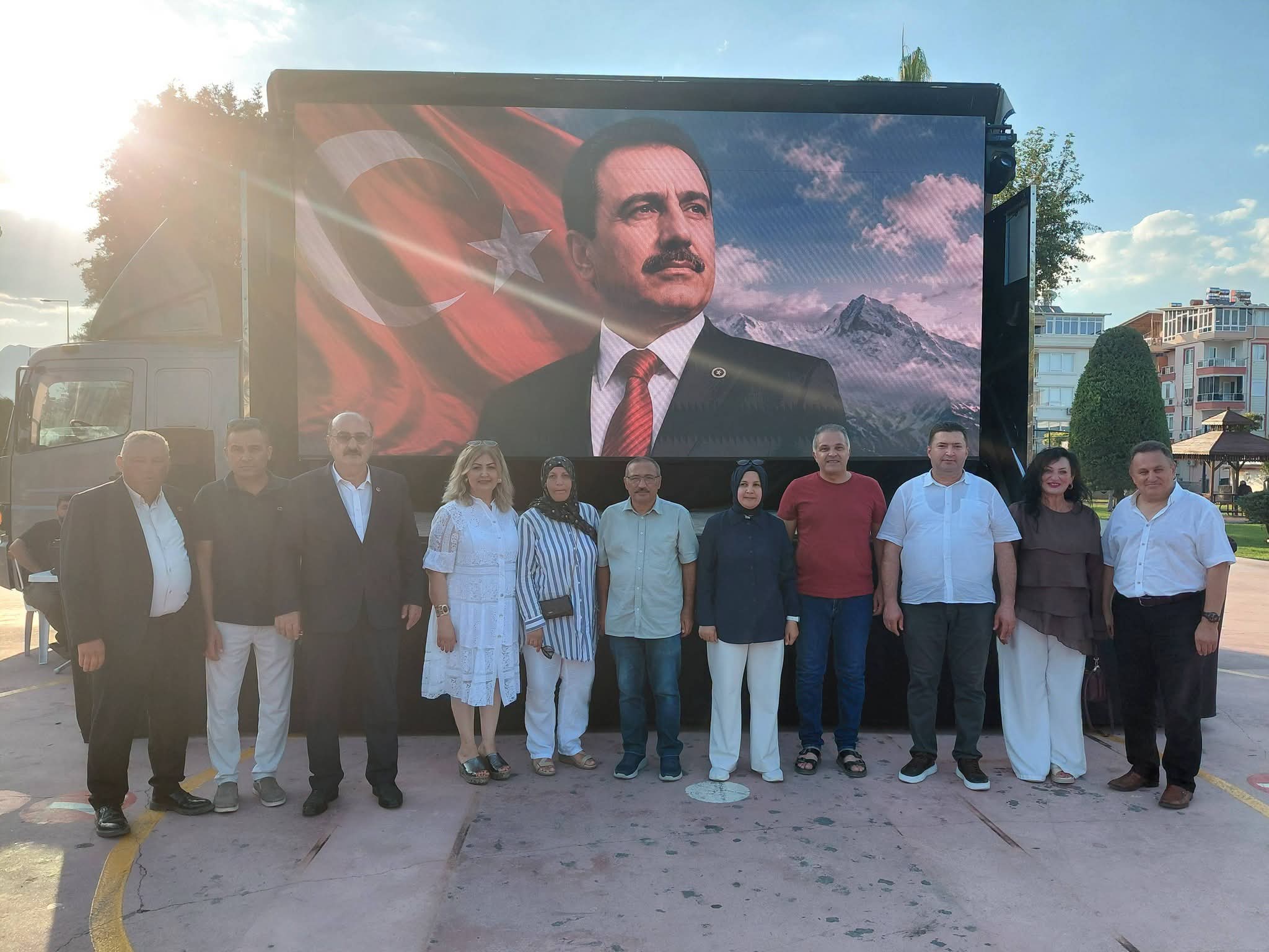ANTALYA'DA MUHSİN YAZICIOĞLU'NUN AZİZ HATIRASINA AŞURE BULUŞMASI: BİRLİK VE KARDEŞLİK MESAJLARI VERİLDİ - Görsel 1