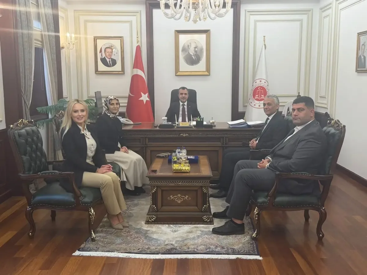 Hekimsen’den Adalet Bakanlığı’na kritik ziyaret: Hekimliğin hukuki geleceği masaya yatırıldı