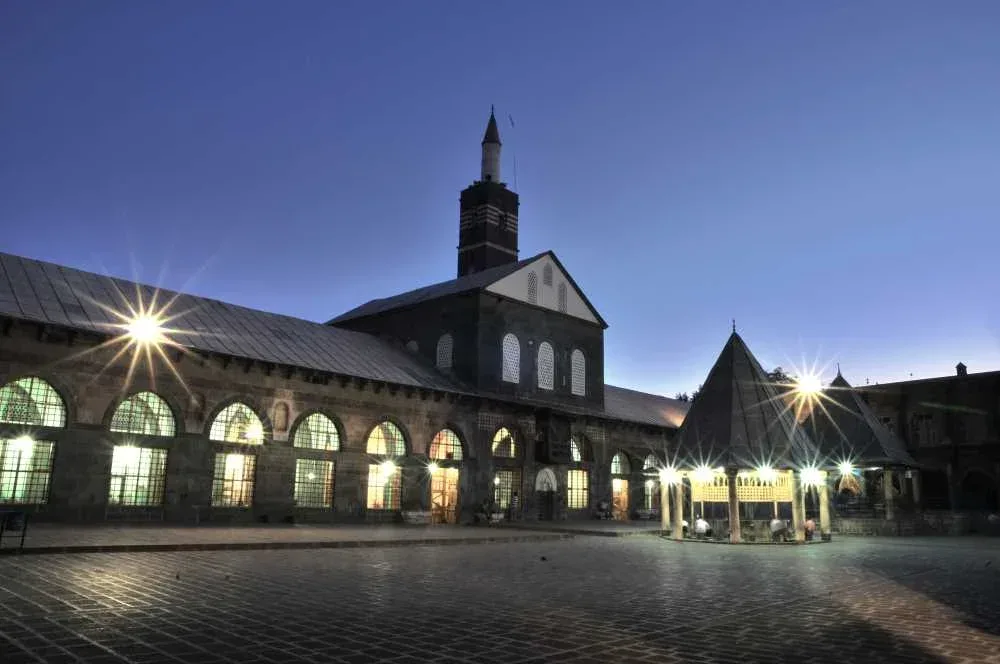 Diyarbakır’ın kalbinde asırlık bir miras: Ulu Camii