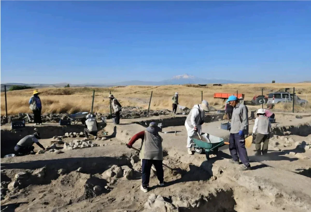 Kültepe’de 78 yıllık kazı tarihinde bir ilk: Helenistik mozaik bulundu