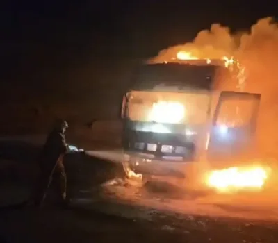Belen’de seyir halindeki TIR’da yangın çıktı