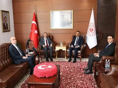 Enerji ve Tabii Kaynaklar Bakan Yardımcısı Tancan, Zonguldak Valisi Hacıbektaşoğlu'nu ziyaret etti
