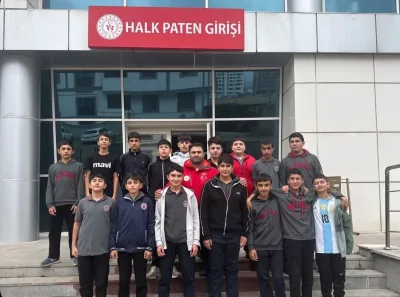 Kars’ta öğrenciler buz pateni etkinliğinde buluştu